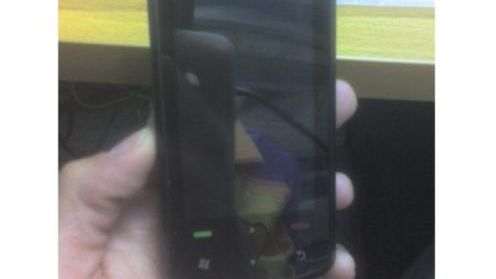 Motorola A3300 z Windows Mobile i aparatem 5 Mpix 1