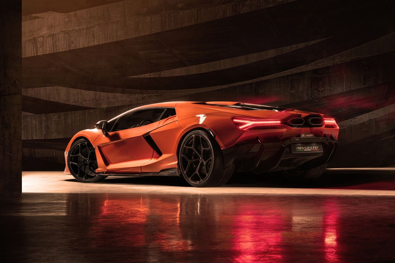 Lamborghini Revuelto wyprzedane do końca 2025 roku. Na Urusa i Huracána ...