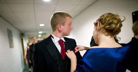 Koronawirus a studniówki. Polacy podzieleni [BADANIE]