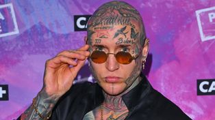 Stifler to znowu Stifler. Już znudził mu się nowy pseudonim. Internauci z przekąsem: "Świat skacze z radości"
