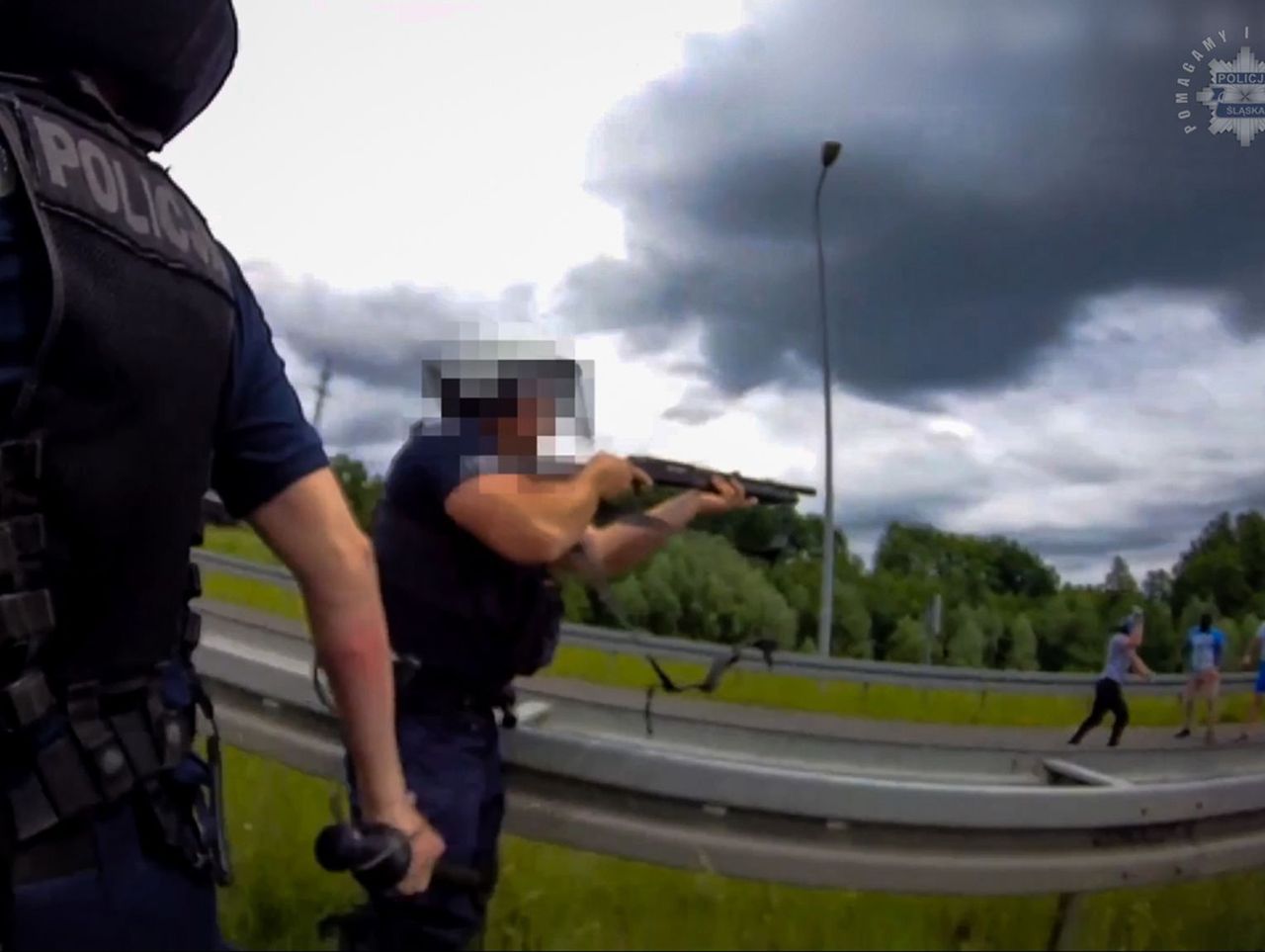 Śląsk: Pseudokibice zablokowali drogę. Policjanci zapobiegli konfrontacji