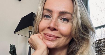 Agnieszka Woźniak-Starak ubrała się jak dziewczyna z sąsiedztwa. "Stylowa o każdej porze"