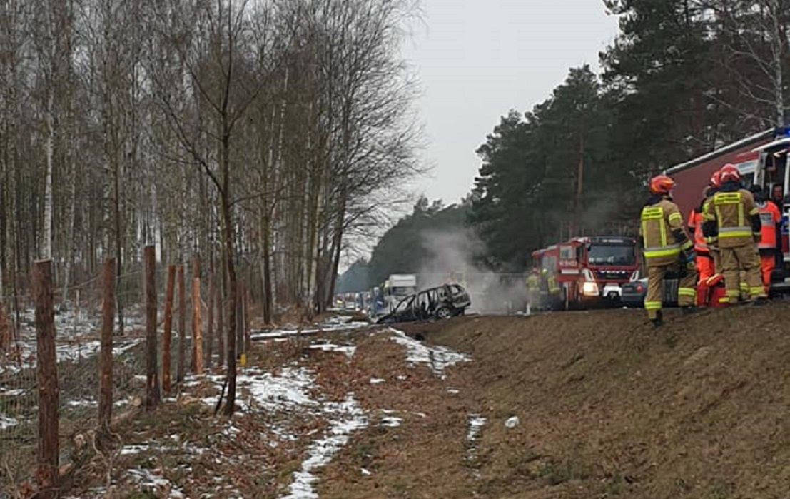 Karambol na DK22 pod Sulęcinem. Wielu rannych, poparzone dziecko

