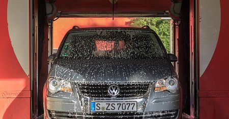 Upodobali sobie myjnie samochodową