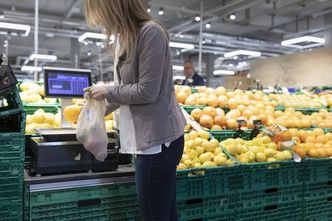 Zmiany w sklepach. Lokalne produkty z polską flagą. Jest projekt