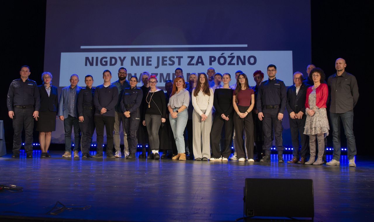 Piła: Nigdy nie jest za późno na zmianę. Policjanci z ważnym przekazem