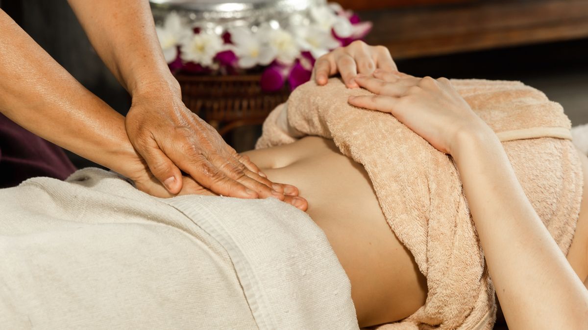 Aromaterapia podaczas masażu pomaga łagodzić napięcie mięśniowe