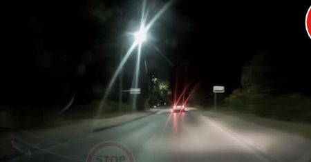 Pędził 160km/h w terenie zabudowanym. Autor nagranie nie był lepszy