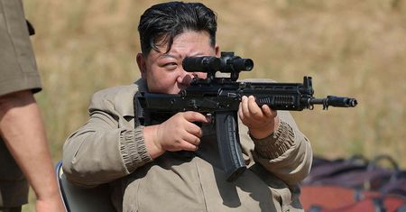 Kim Dzong Un szarżuje razem z Putinem. Seul zwleka, stojąc w rozkroku