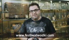 Bartosz Węglarczyk promował biletowaną imprezę o alkoholu