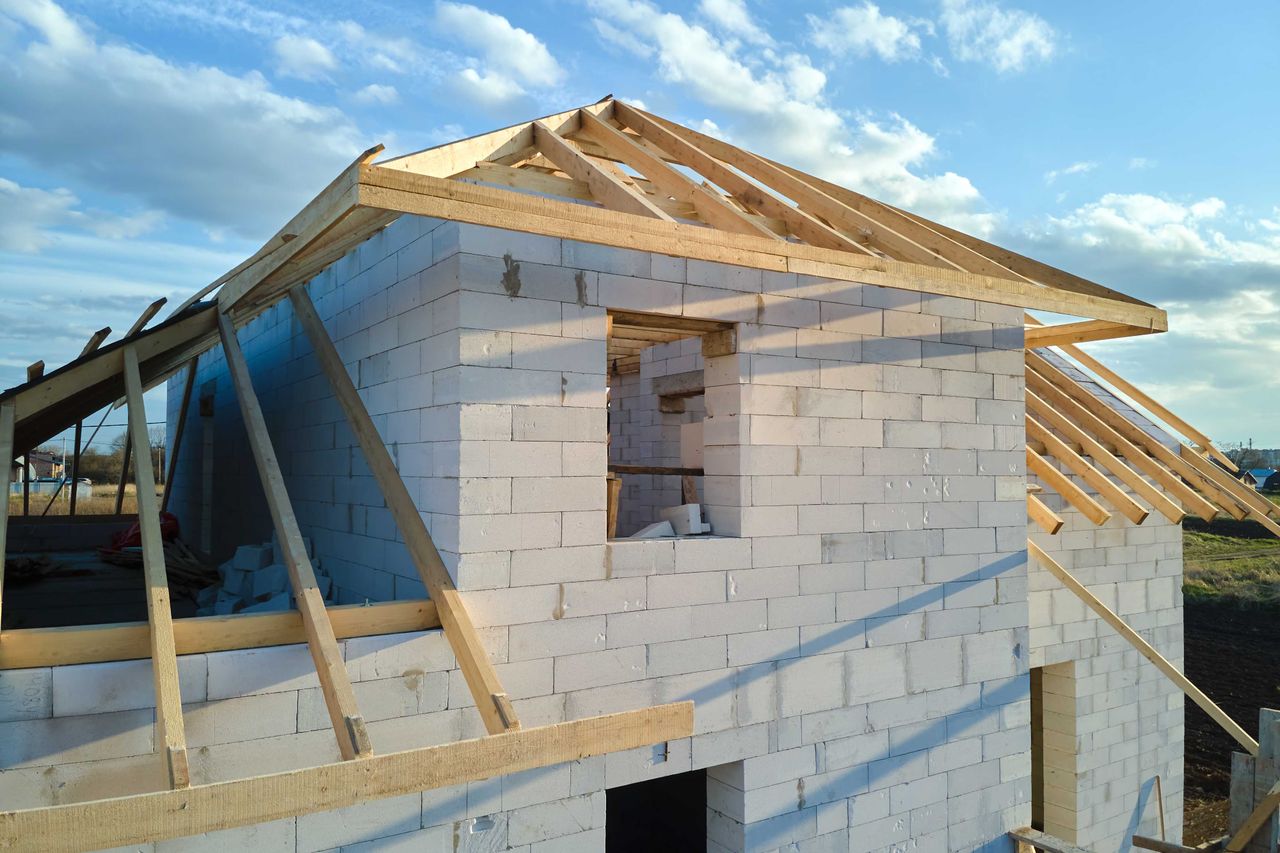 Jak obniżyć koszt budowy domu na etapie projektu? To ma największe znaczenie w 2026 roku