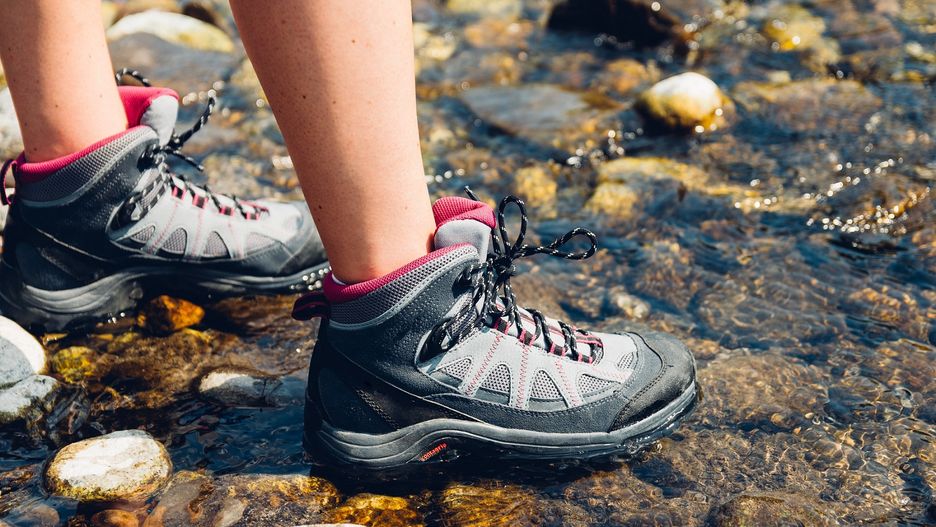 Buty trekkingowe muszą mieć solidną podeszwę.