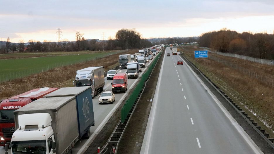 Autostrada A4 jest zablokowana. W wypadku zginęły 3 osoby