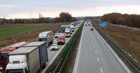Autostrada A4 zablokowana. Cztery osoby nie żyją po wypadku busa