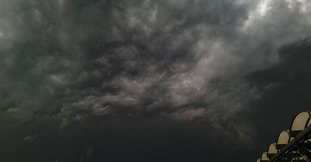 W środę przez woj. lubelskie przejdą burze z ulewnym deszczem i gradem