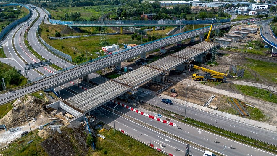 13.07.2025 r., Gdańsk, najnowsza odsłona inwestycji. Budowa wiaduktu w ciągu ulicy Elbląskiej nad Trasą Sucharskiego