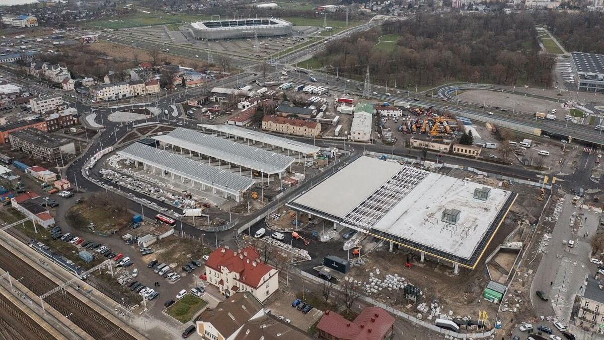 Widok z powietrza na budowę Dworca Metropolitalnego w Lublinie