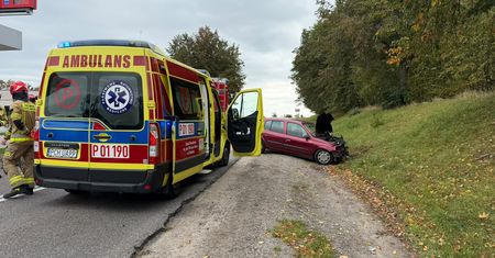 Wypadek na ul. Poznańskiej w Margoninie. Kierowca renault nie ustąpił pierwszeństwa