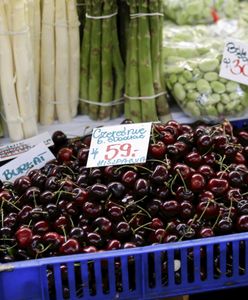Gorzka pigułka lata. Rekordowe ceny czereśni i inwazja tureckich owoców