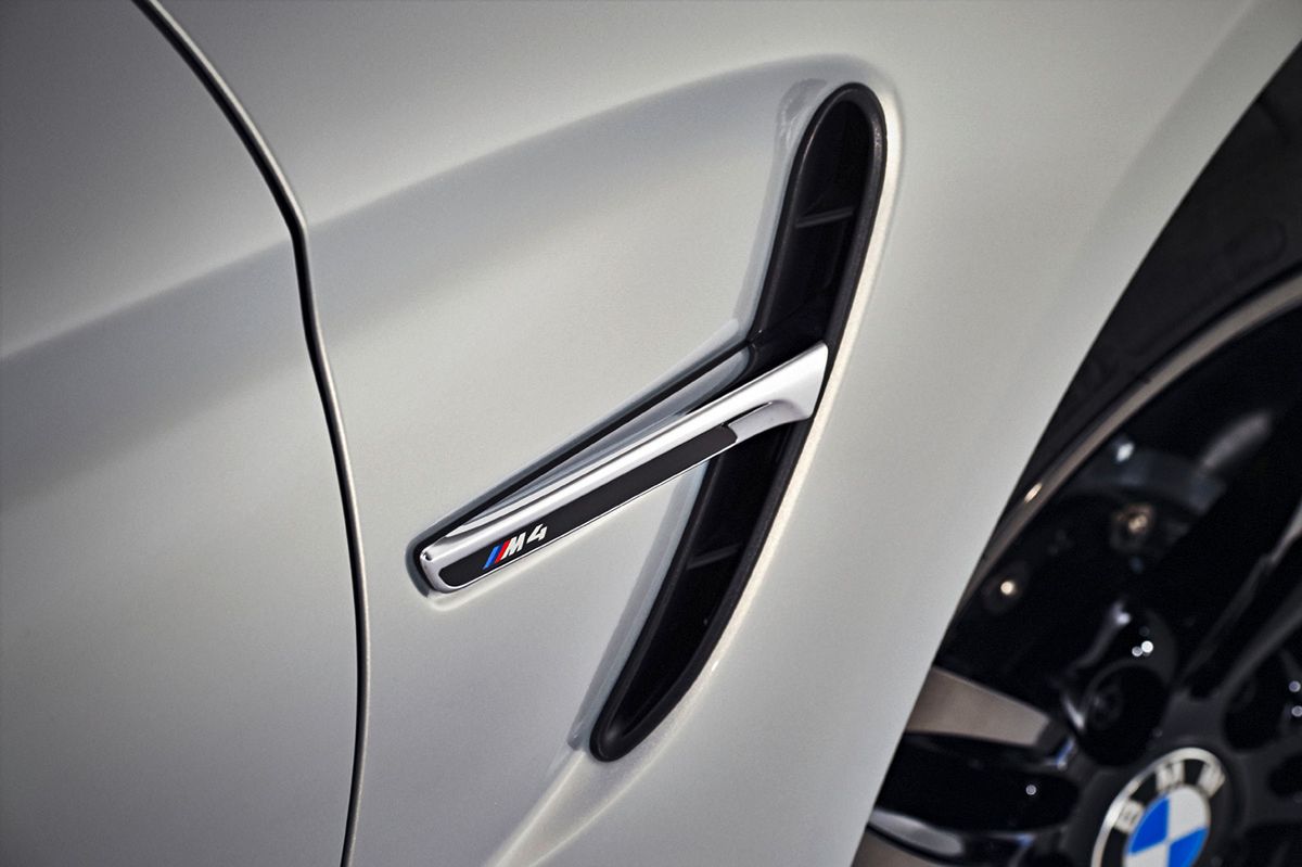 Ogromna galeria zdjęć z kabrioletem BMW M4 222