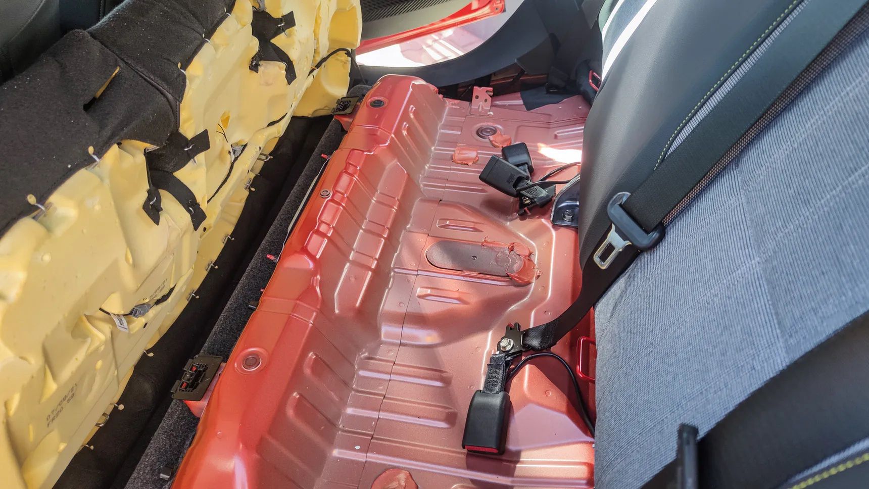 Otwór Fireman Access w Renault Megane e-tech electric