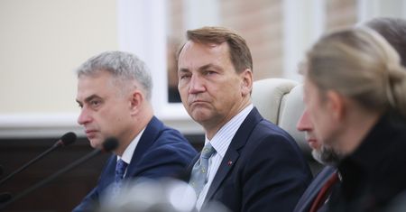 Telefon Sikorskiego zmienił zdanie Trumpa? "Telegraph" ujawnia