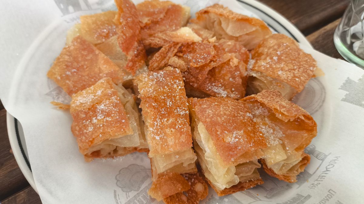 Klasyczna bougatsa bez nadzienia