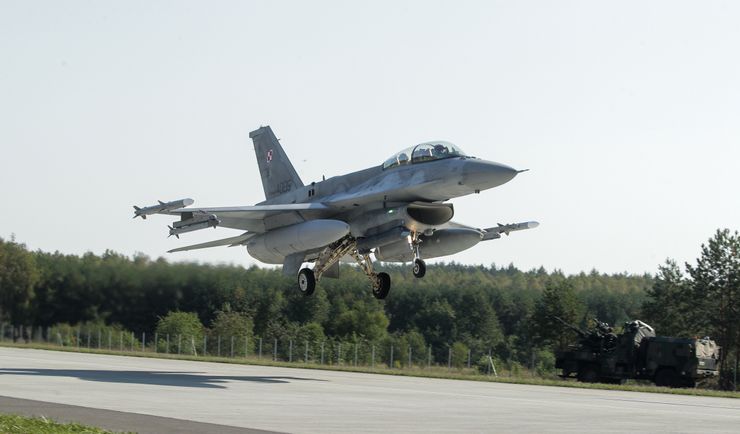 Rakieta nad Polską. "Zestrzelenie wiązałoby się z większym ryzykiem"