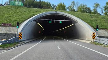 Tunel pod Luboniem Małym bije rekordy. Ponad 45 tys. aut w jeden dzień