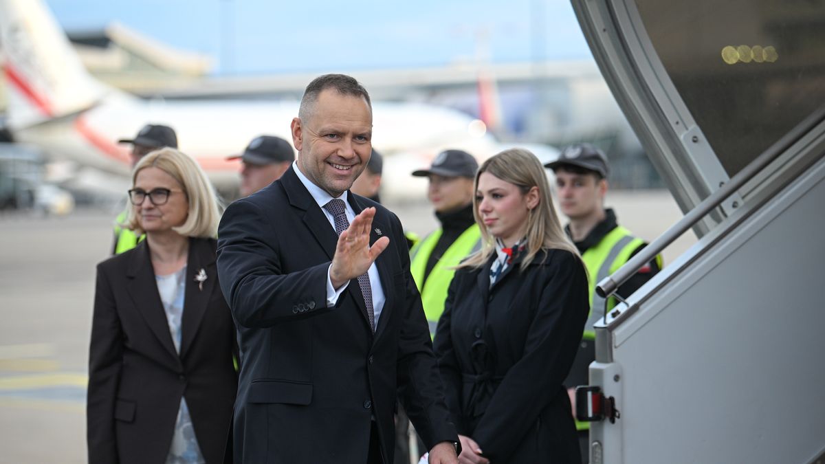 Karol Nawrocki
Marcin Obara
dyplomacja, lotnisko, Lotnisko Chopina, polityk, polityka, wizyta zagraniczna, wojskowy port lotniczy, wylot, zagraniczna