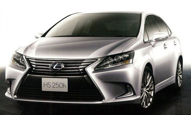 Lexus HS 250h – lifting po wycofaniu ze sprzedaży w USA