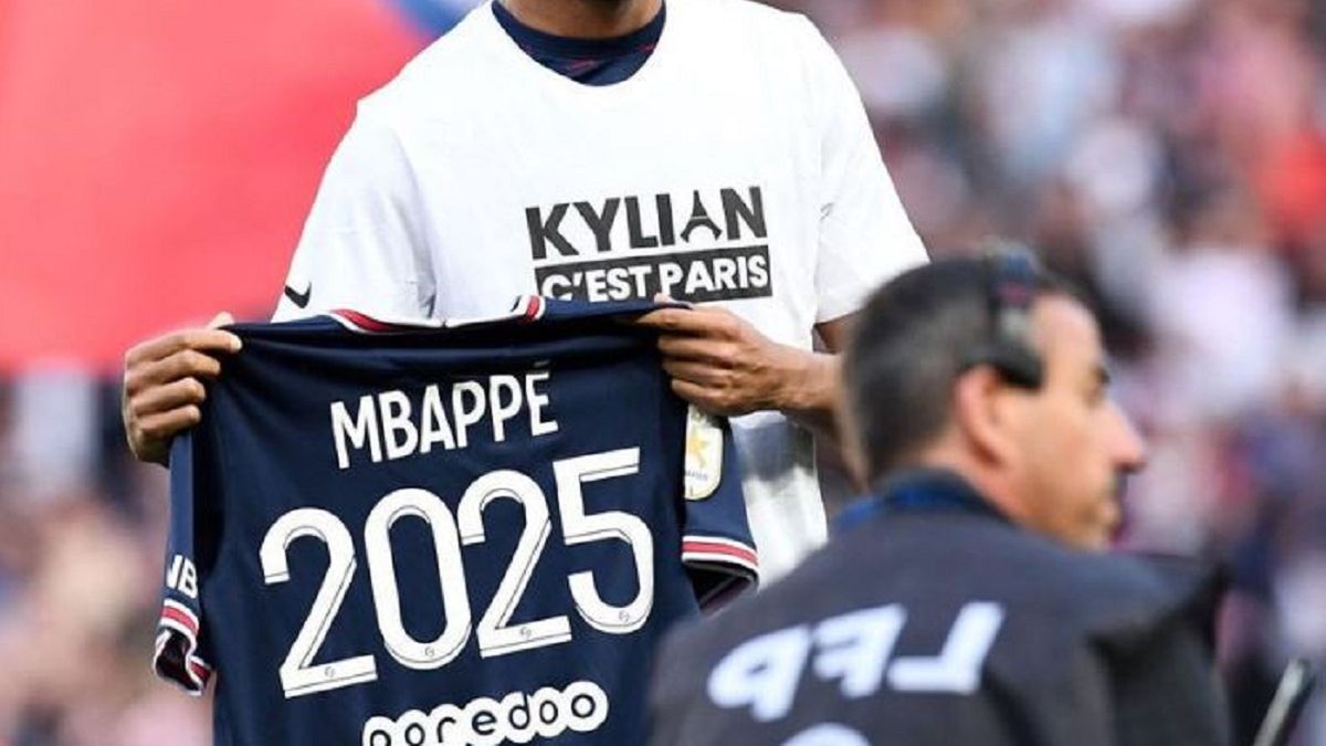 Kylian Mbappe zostaje w PSG (screen Instagram)