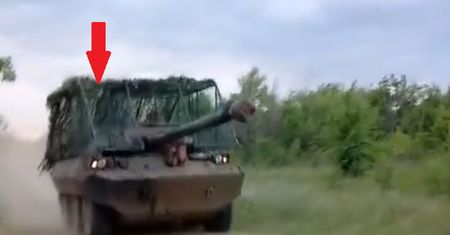 Francuskie "czołgi" na kołach. Ukraińcy zmienili taktykę użycia i dodali daszki