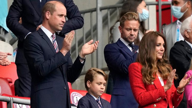 Książę William i księżna Kate z synem, księciem Georgem kibicują drużynie narodowej w meczu z Niemcami podczas Euro 2020