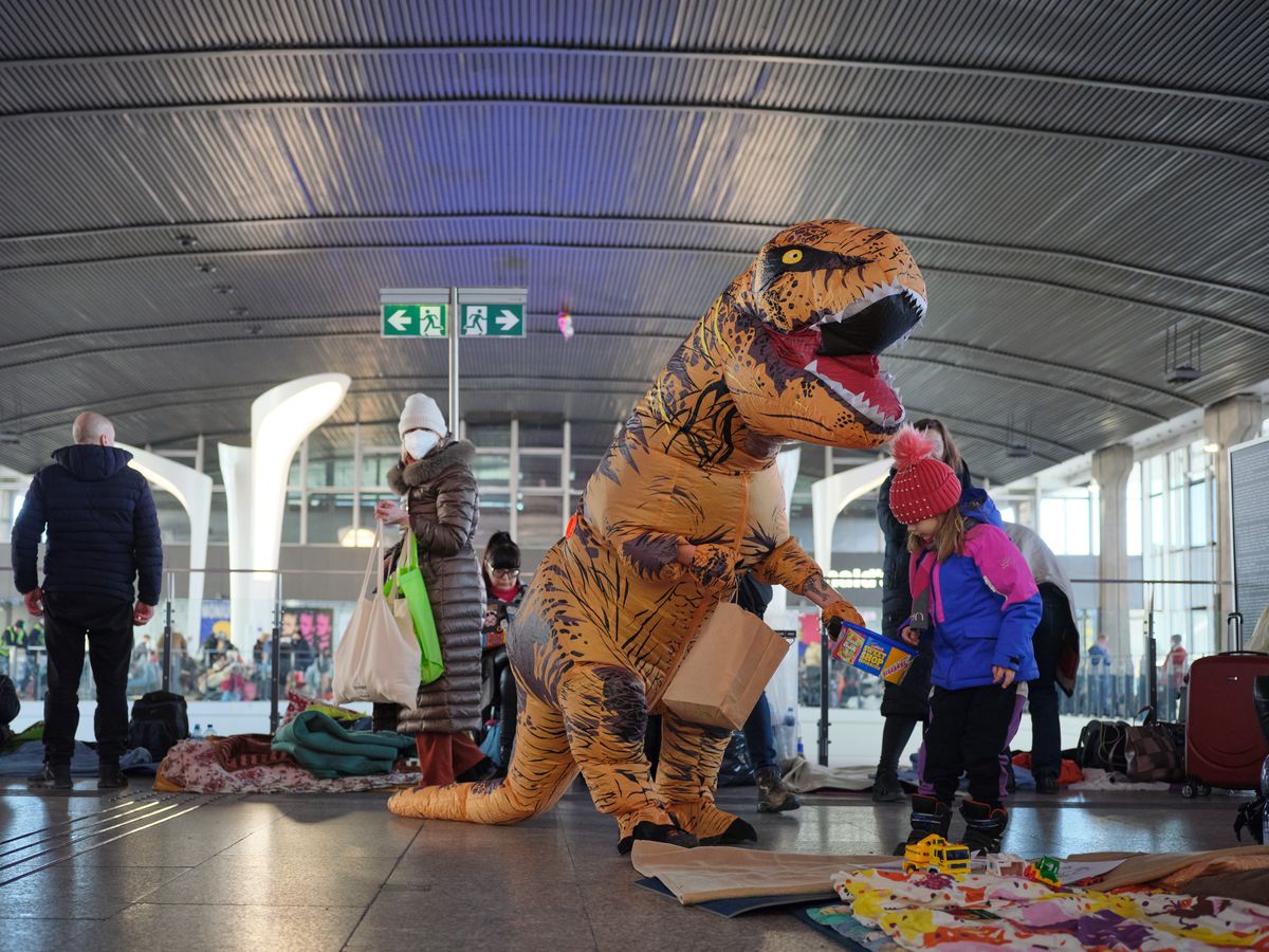 Dinozaur na Dworcu Centralnym w Warszawie 