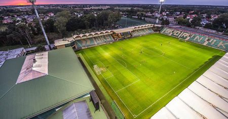 Pseudokibice wtargnęli na stadion w Łęcznej. Zaatakowali służbę porządkową