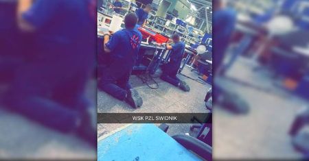 Pracownicy PZL-Świdnik muszą pracować na kolanach. „Ma to przyspieszyć produkcję”