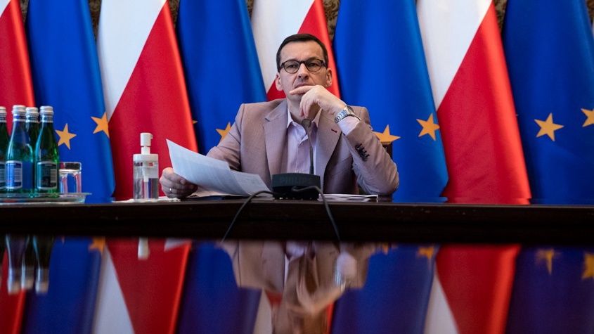 Premier Mateusz Morawiecki musi się liczyć z częściowym zawieszeniem środków z UE