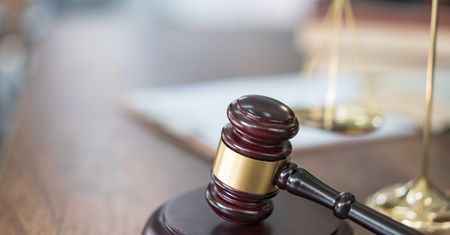 Regał z książkami to za mało. Sąd Najwyższy zdecydował ws. niedziel