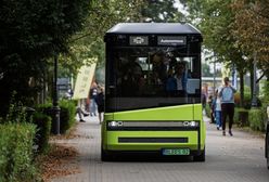 Pierwszy taki autobus na cmentarzu. To pomysł Polaków