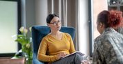 Darmowa pomoc psychologiczna w Koninie. Terapiobus czeka na błoniach