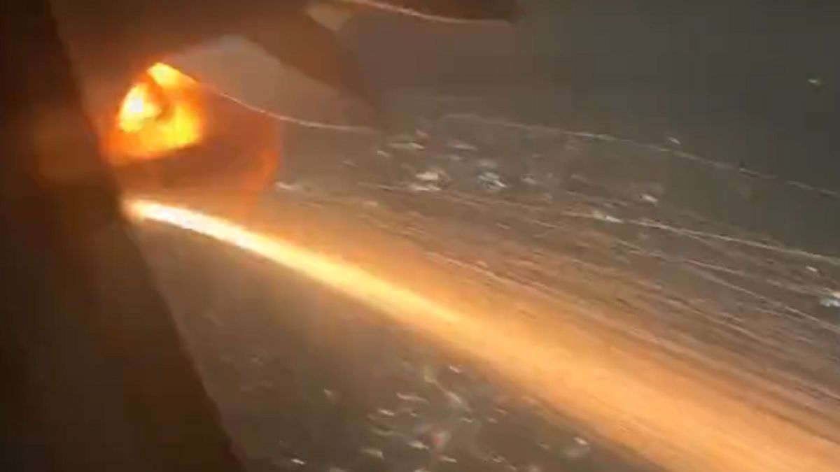 W samolocie nagle zaczął płonąć silnik