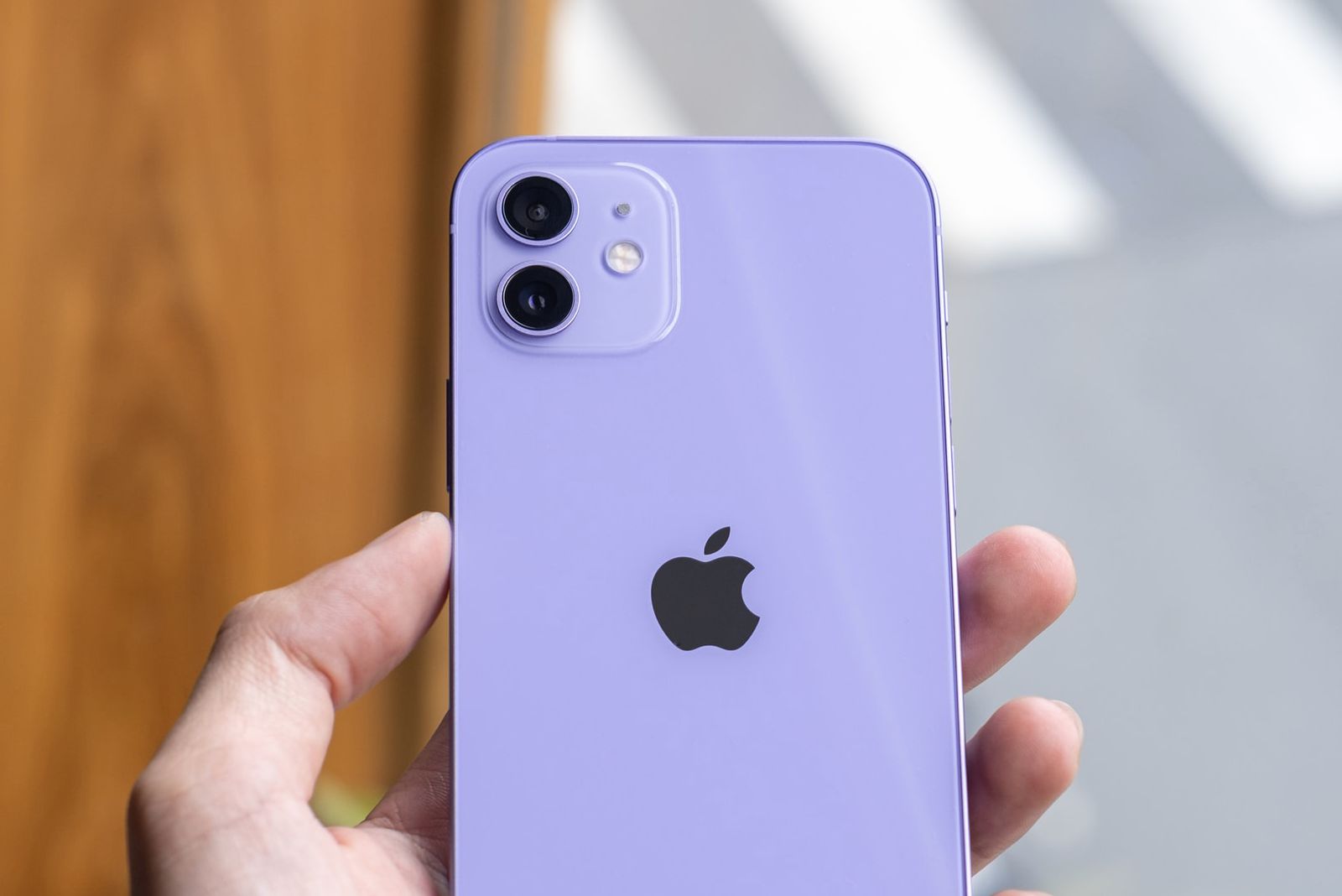 Apple w ogniu krytyki. Chce szukać na iPhone'ach użytkowników dziecięcej pornografii 1