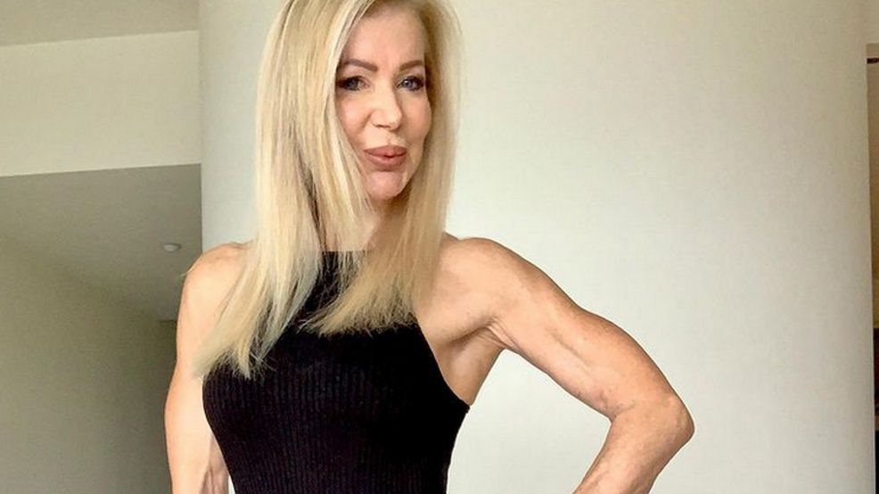  64-letnia Lesley Maxwell zachwyca idealną sylwetką.