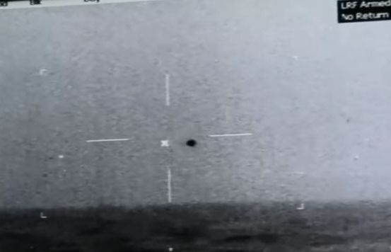 UFO uchwycone w oku kamery, zanurkowało w wodzie. Amerykanie potwierdzają autentyczność materiału
