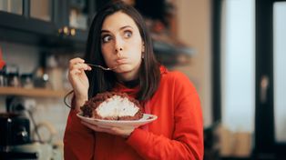 Jak uniknąć świątecznego przejedzenia i bólu brzucha