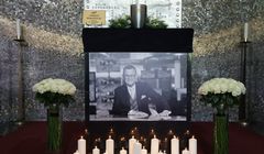 Bliscy i współpracownicy pożegnali Andrzeja Morozowskiego. Na koniec rozbrzmiały głośne oklaski