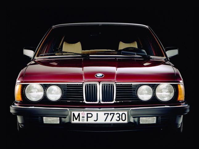 W 1983 roku BMW przeprowadziło lifting swojego dużego sedana. E23 dostało między innymi nieco szersze nerki. Zmiany przeprowadzono także pod maską i w tylnym zawieszeniu.