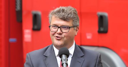 Niepokojące doniesienia. Służby zbierają "haki" na opozycję i przekazują je mediom?