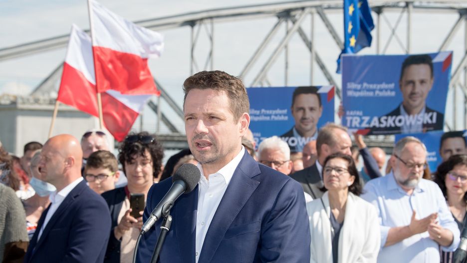 Rafał Trzaskowski wciąż jest negatywnie pokazywany w "Wiadomościach"